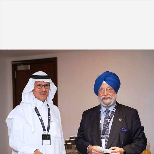 Min. MoPNG Shri Hardeep S Puri had discussion with His Royal Highness Prince Abdulaziz bin Salman, Minister of Energy, Saudi Arabia at ADIPEC2021 in Abu Dhabi.