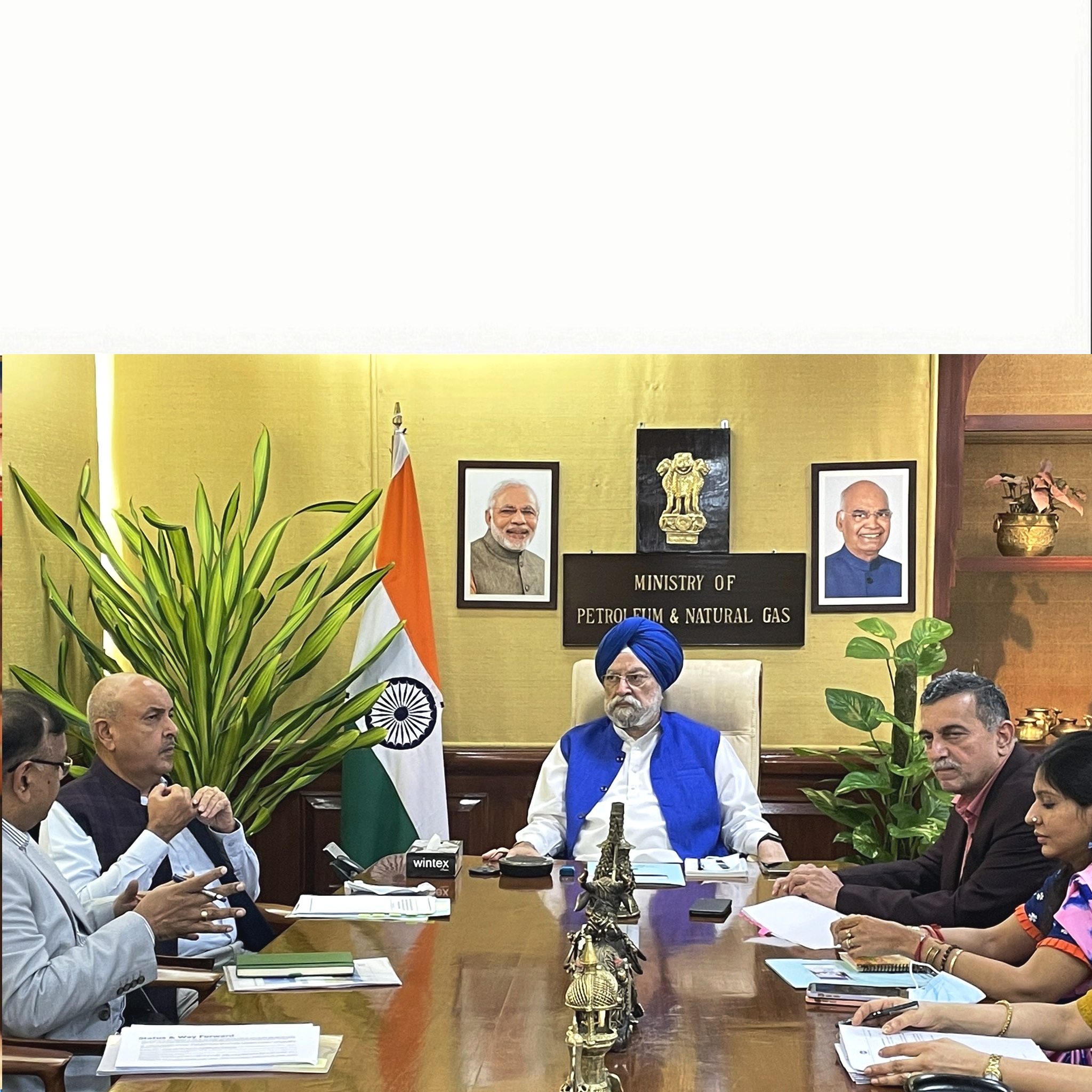 Min. MoPNG Shri Hardeep S Puri held a review meeting with senior officials  and PSU’s on prospective bilateral investments and steps to further strengthen the energy cooperation between India & Russia.