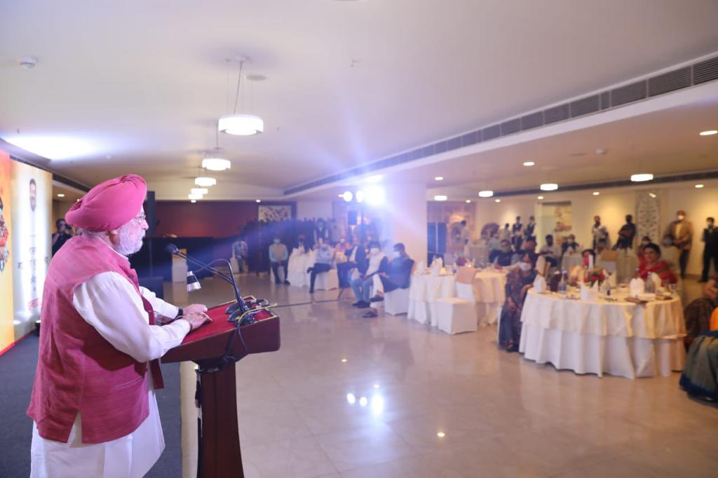 Minister Ministry of petroleum and natural gas shri Hardeep singh Puri addressing Officials