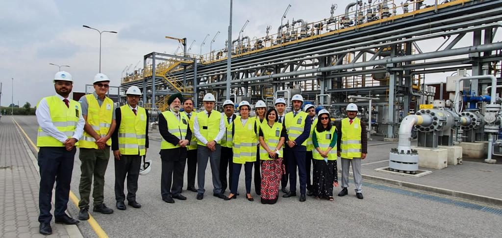 मंत्री पेट्रोलियम एवं प्राकृतिक गैस मंत्रालय श्री हरदीप सिंह पुरी ने तेल टर्मिनल का दौरा किया